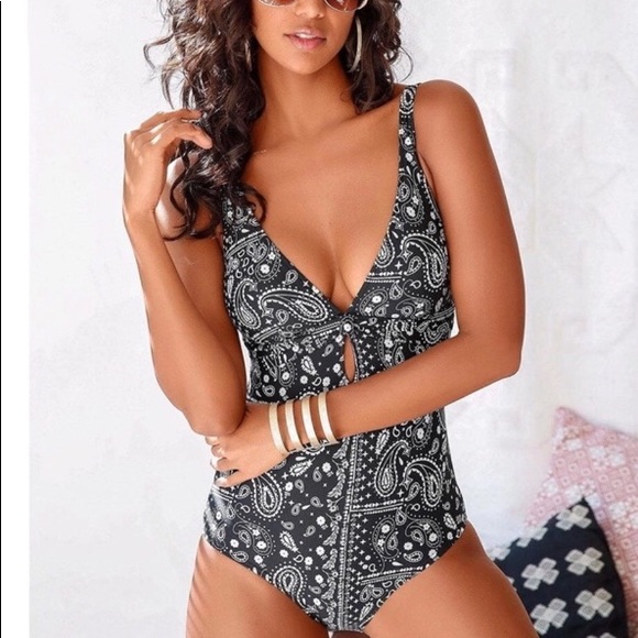 Misty Pearl Other - 🎉LAST ONE🎉BLACK/WHITE SEXY BATHING SUIT 🌸